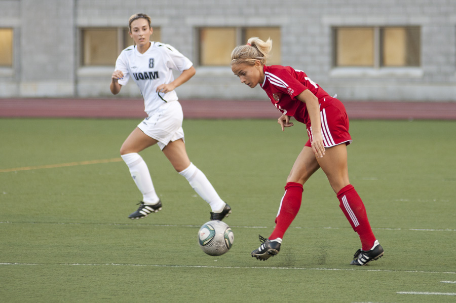 The Martlets swept their weekend games. (Simon Poitrimolt / McGill Tribune)