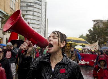 Despite the persistent rainfall, protesters marched downtown on Saturday Sept. 22 in a demonstration organized by Coalition Large de l’Association pour un Solidarité Syndicale Étudiante (CLASSE). (Luke Orlando / McGill Tribune)