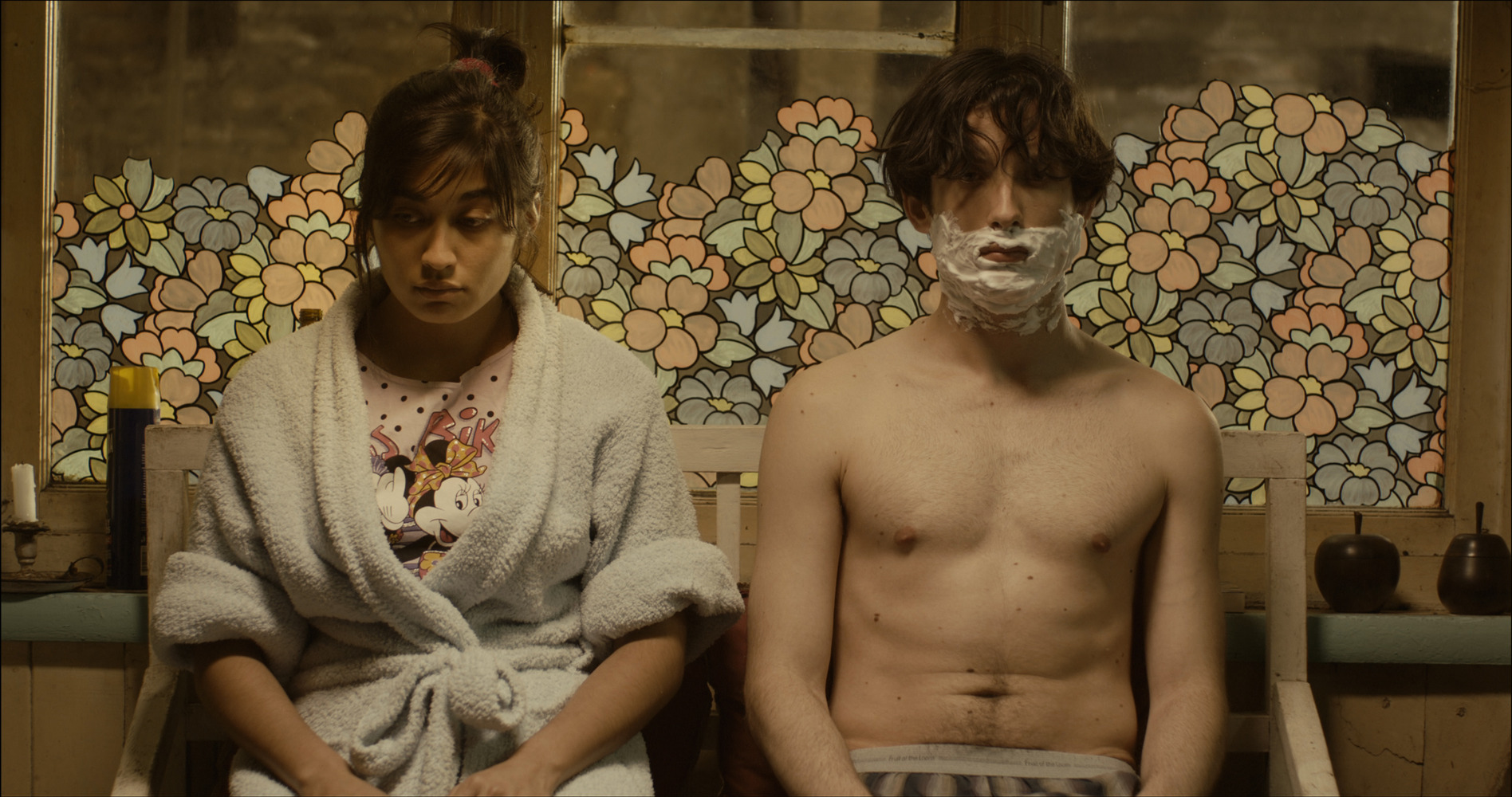 This awkward moment is just one of many in Bonsai. (www.toutlecine.com)