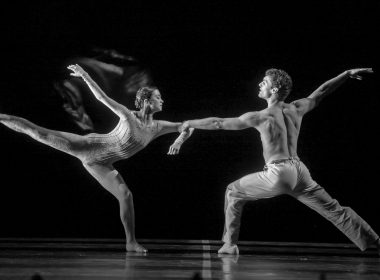 Kaguyahime (Kolarova) engages in a courtship dance with one of her suitors. (Joris Jan Bos / Les Grands Ballets)