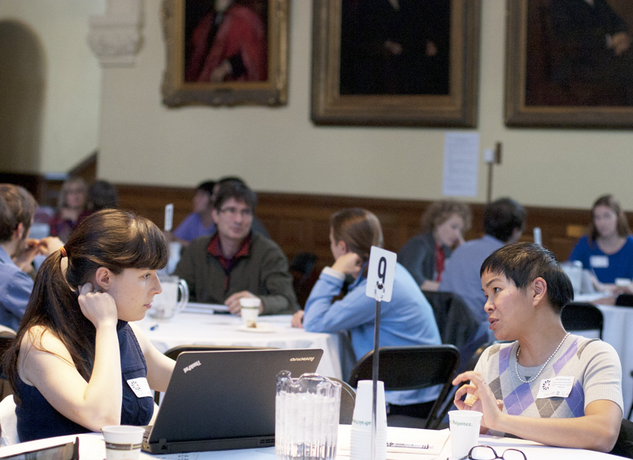 Members of McGill community strategize. (Anna Katycheva / McGill Tribune)