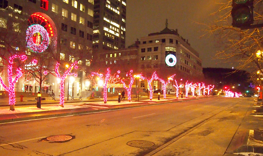 McGill College Ave. at Christmas (Melanie Simon / McGill Tribune)