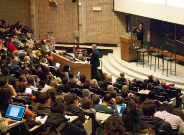 A full house at the debate. (Elizabeth Flannery / McGill Tribune)