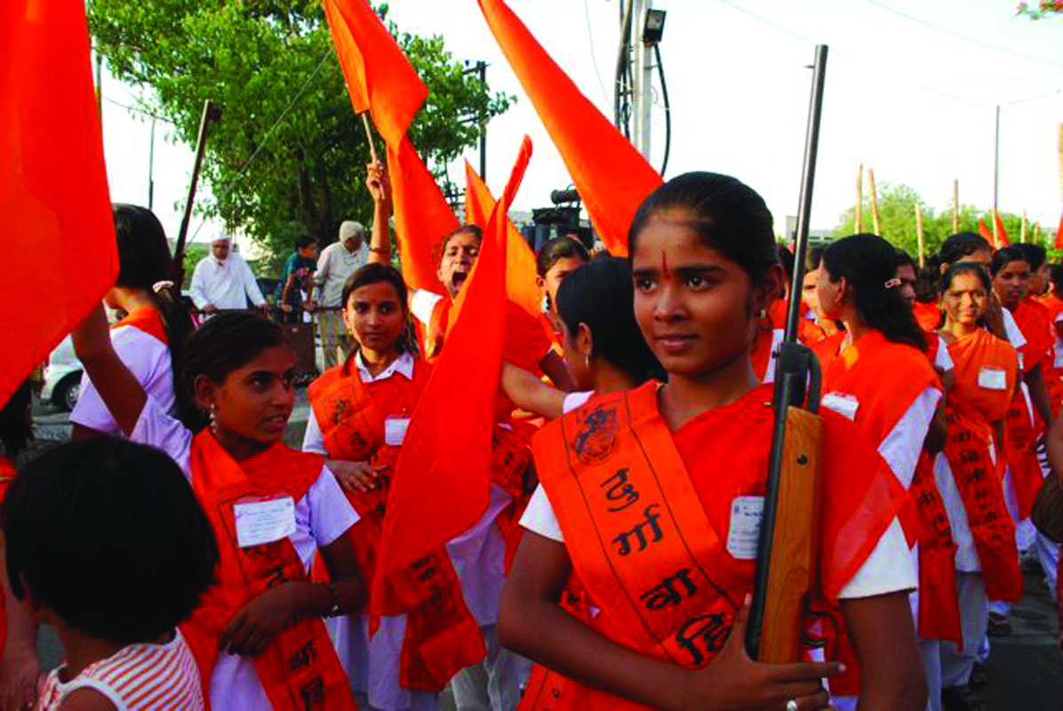 Young girls take up arms for Hindu fundamentalism. (www.rocofilms.com)
