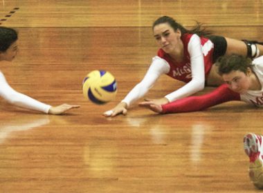 Captain Geneviève Plante beats Sherbrooke wall. (Remi Lu / McGill Tribune)