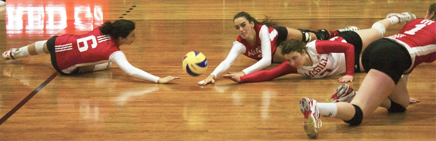 Captain Geneviève Plante beats Sherbrooke wall. (Remi Lu / McGill Tribune)