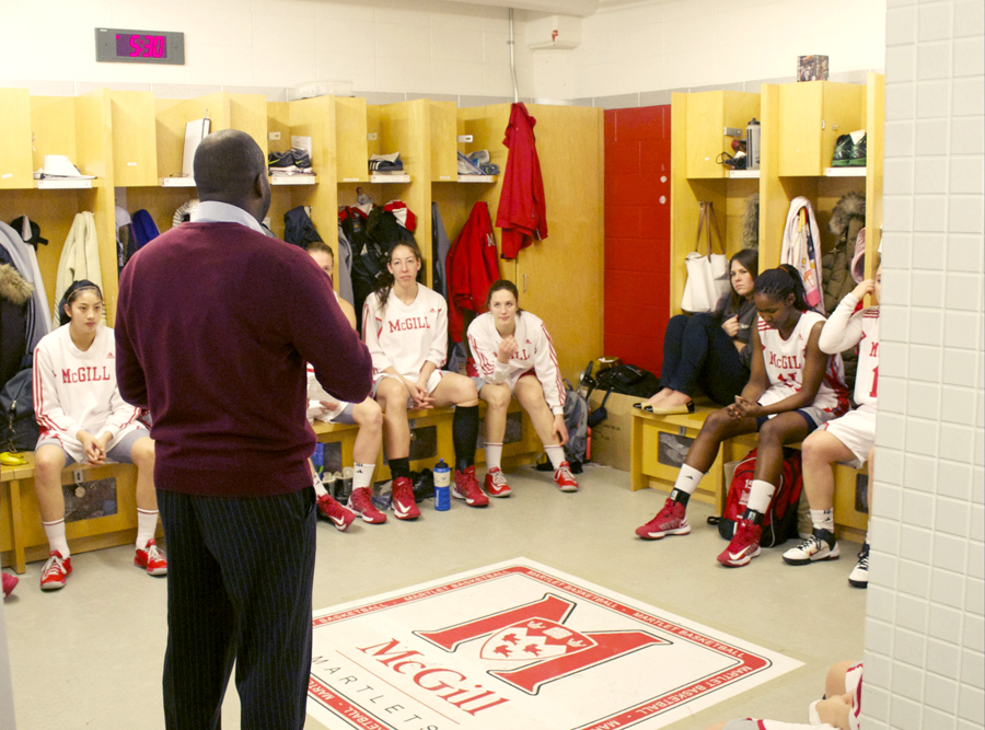 Coach Thorne addresses his team before big game against Laval. (Remi Lu / McGill Tribune)
