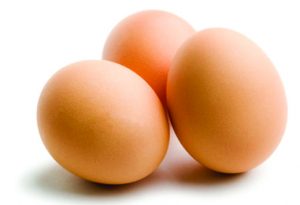 Conflicting studies on health benefits of eggs agree that they should be avoided with high cholesterol levels. (hautelife.ca)