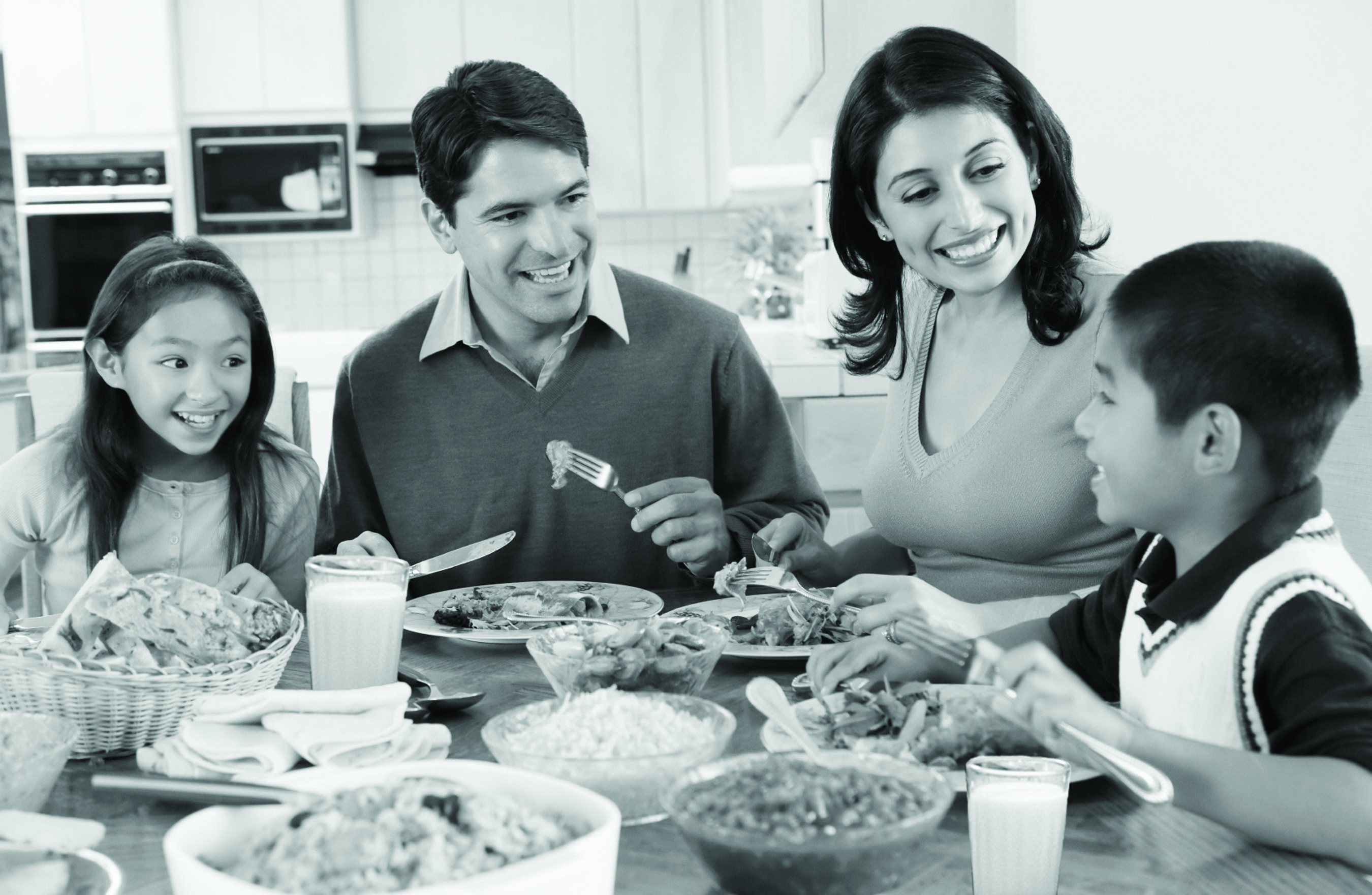 Eating more meals with the family could improve teens’ psychological and mental stability. (multivu.prnewswire.com.jpg)