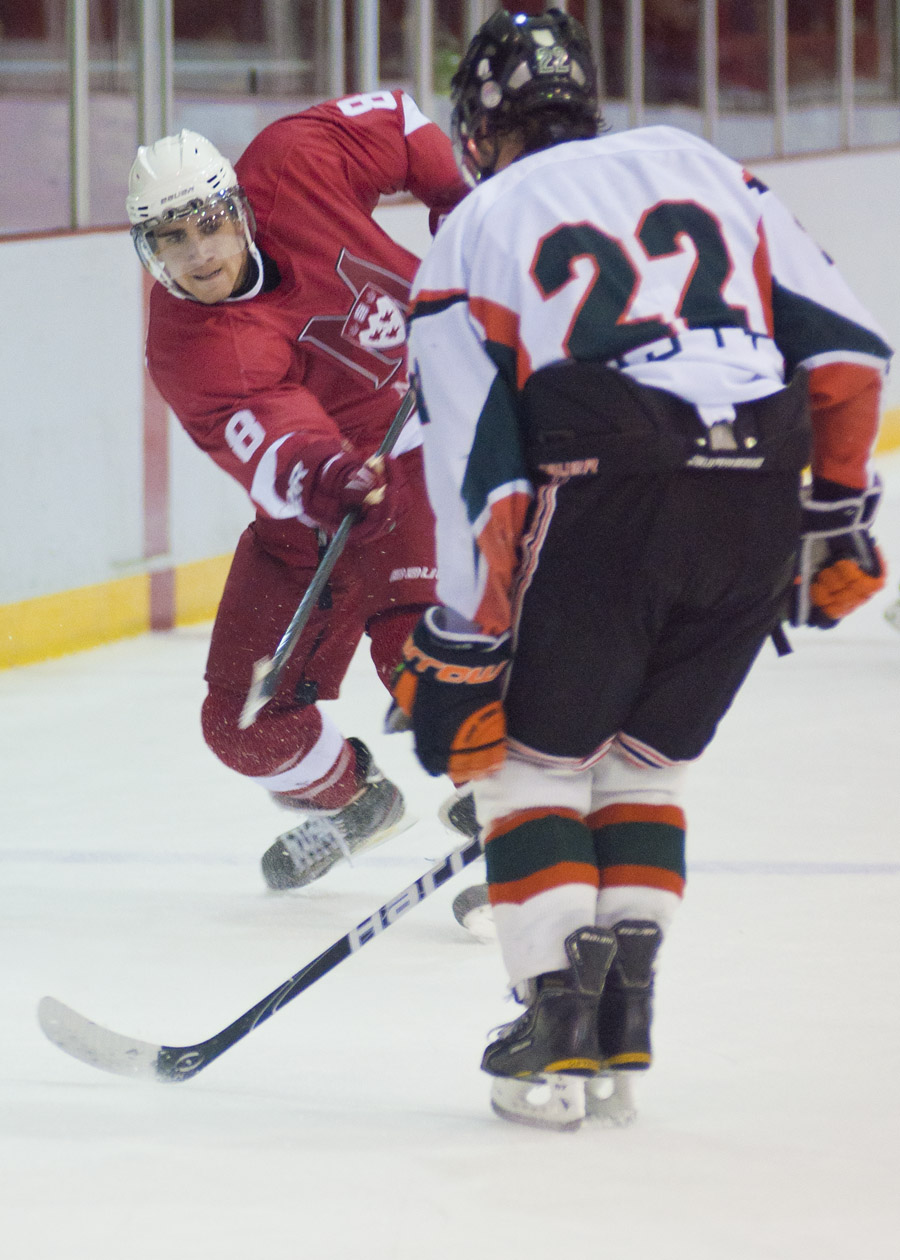 Redmen Hockey (Jesse Conterato / McGill Tribune)