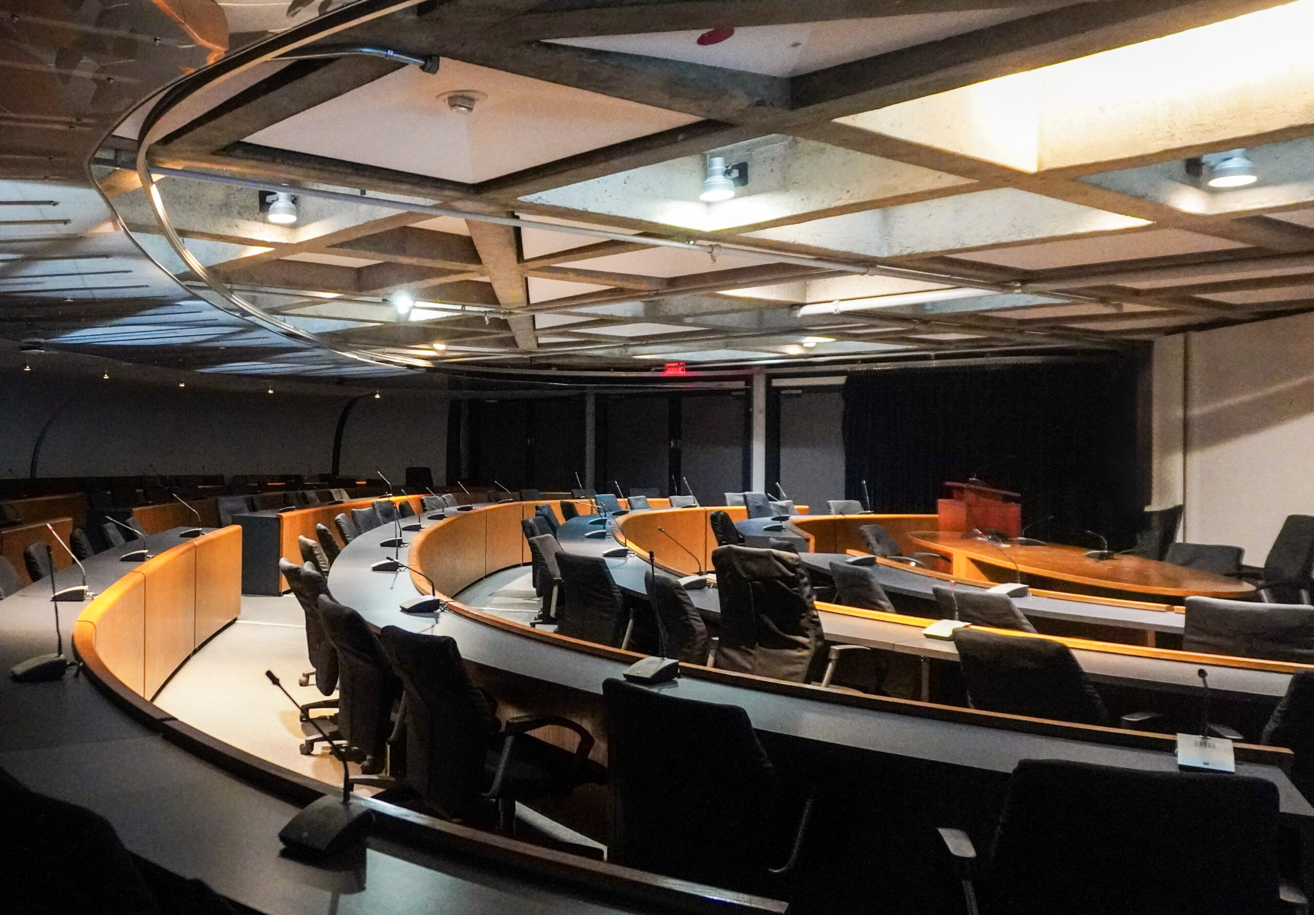 Students and faculty discuss academic calendar and winter break duration